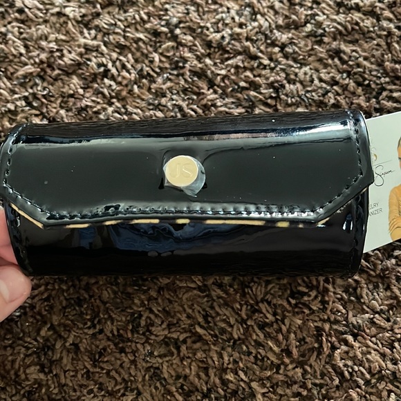 Jewelry Roll - Picture 1 of 7